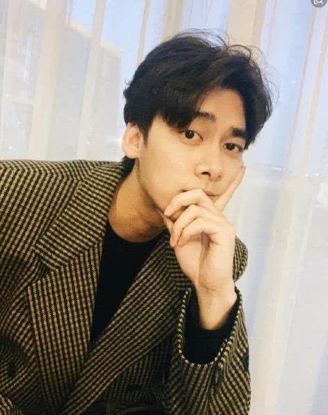 李易峰女网红吃瓜